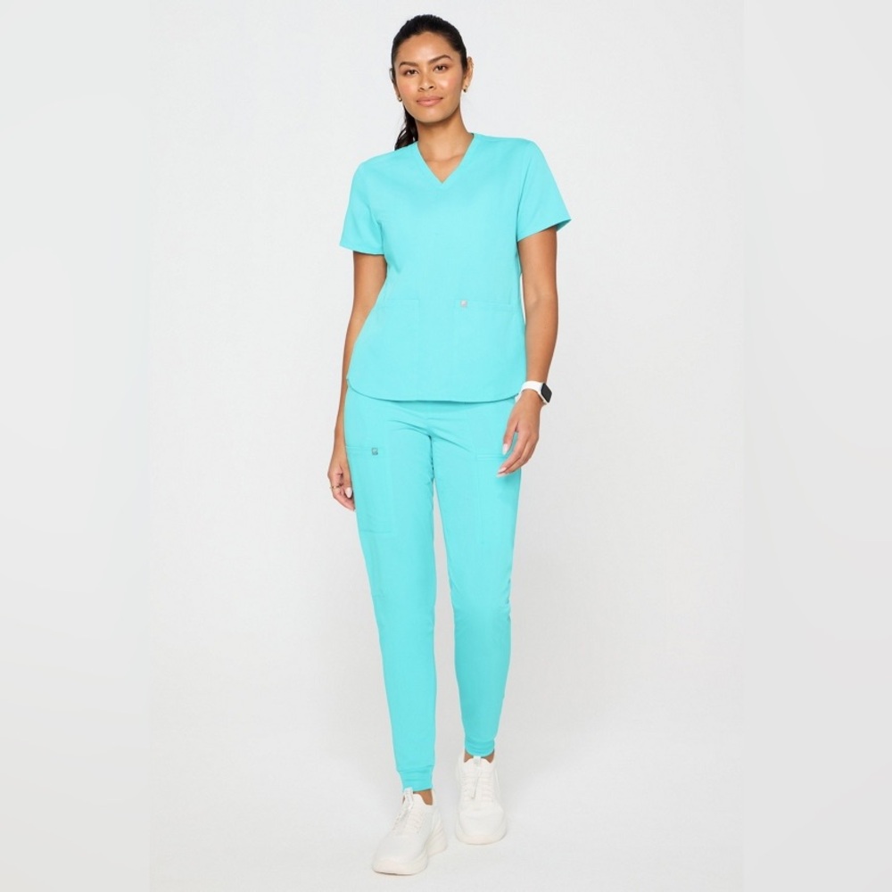 Fabletics Seaside Scrub Set (Medium Petite/Short)